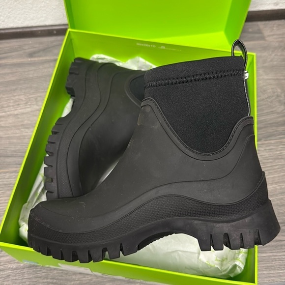 Sam Edelman Black PVC Waterproof Pull On Rounded Toe Rain Ankle Boots - Picture 6 of 7